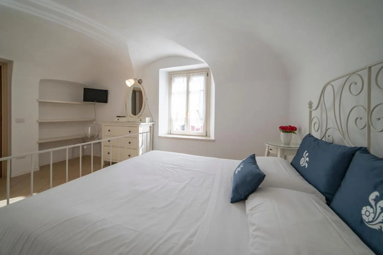 Albergo Diffuso Vulcano Village Castro  0*, Castro (Lombardy)