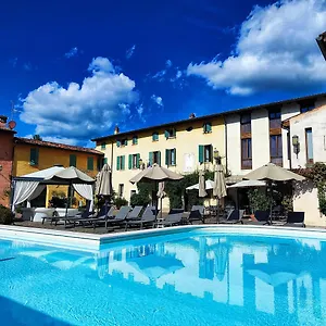 Aparthotel Corte Uccellanda Relais, Monzambano