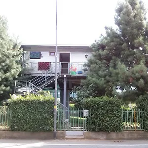  Pensjonat Bgy Airport